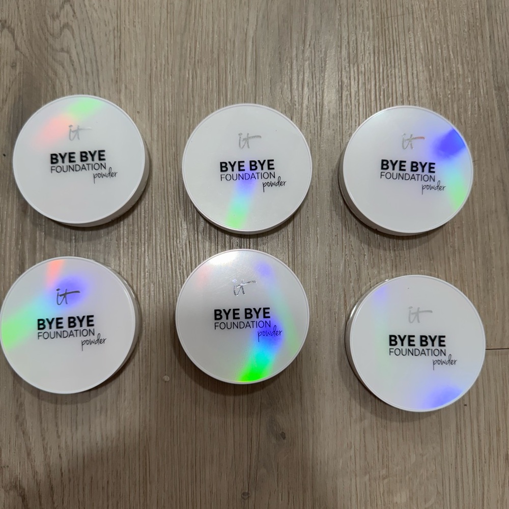 It Bye Bye Foundation Powder Bundle